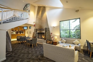 Lobby-Lounge