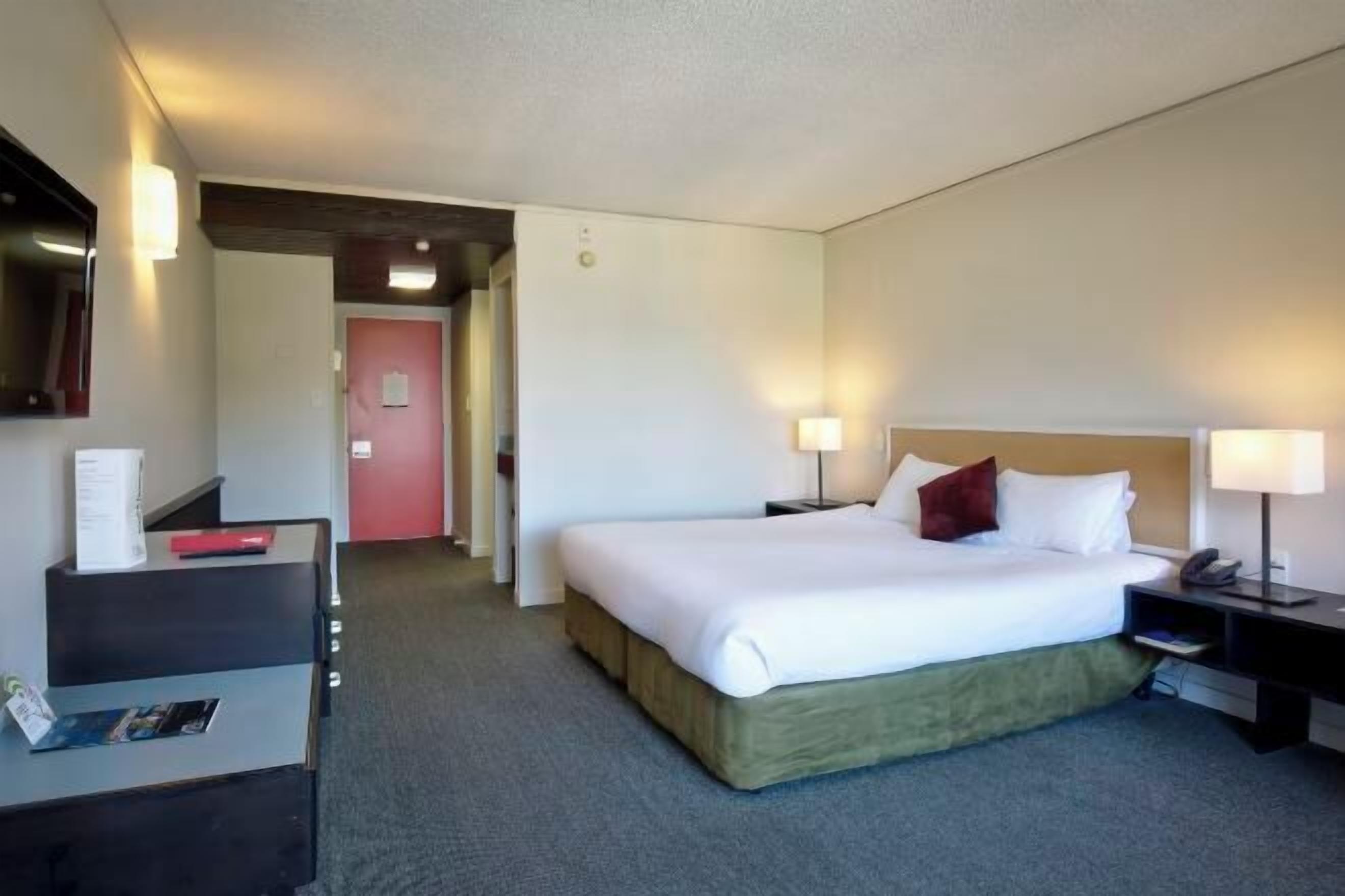 Blackout curtains, iron/ironing board, free cots/infant beds, free WiFi