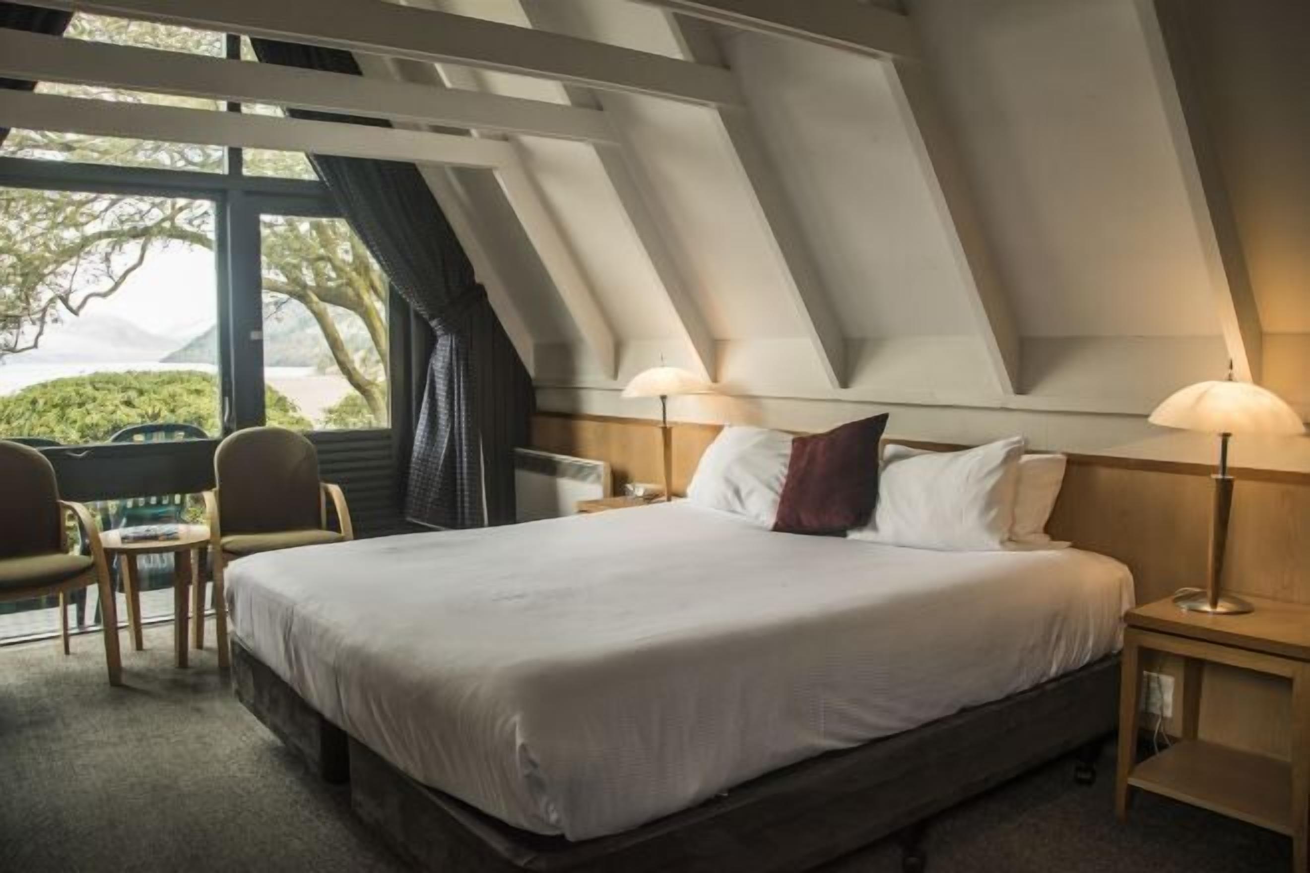 Blackout curtains, iron/ironing board, free cots/infant beds, free WiFi