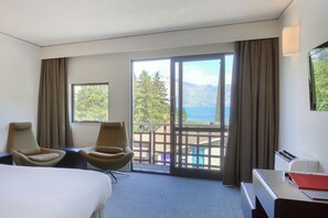 Standardzimmer, 1 King-Bett (AirCon) | Blick auf den See