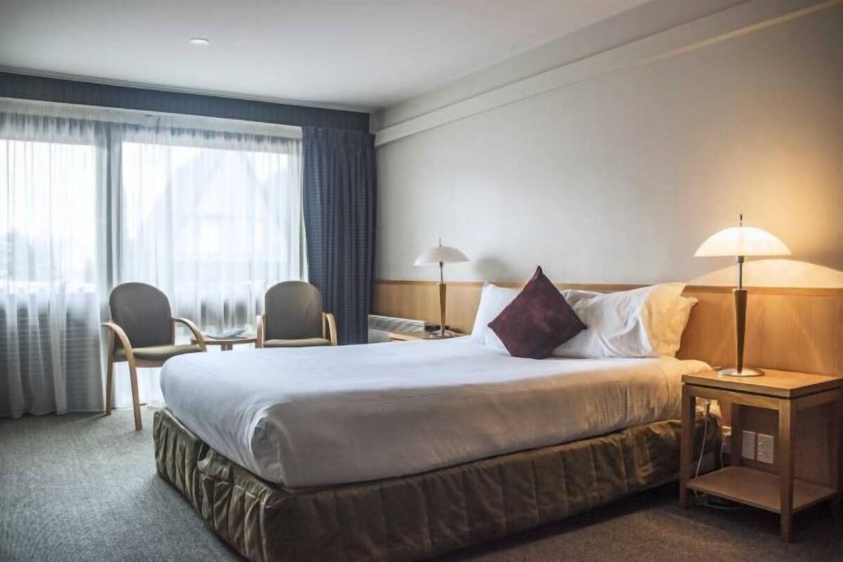 Blackout curtains, iron/ironing board, free cots/infant beds, free WiFi