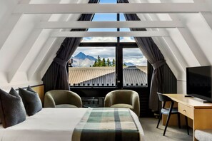 Blackout curtains, iron/ironing board, free WiFi, bed sheets - Heartland Hotel Queenstown (Queenstown)