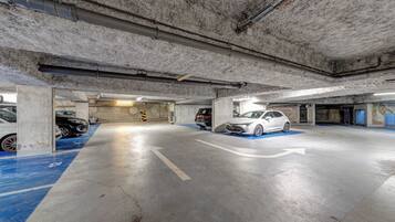 Aparcamiento sin asistencia (16 EUR por día)