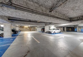 Self parking (EUR 16 per day)