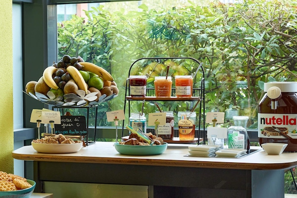 Daily buffet breakfast (EUR 18.5 per person)