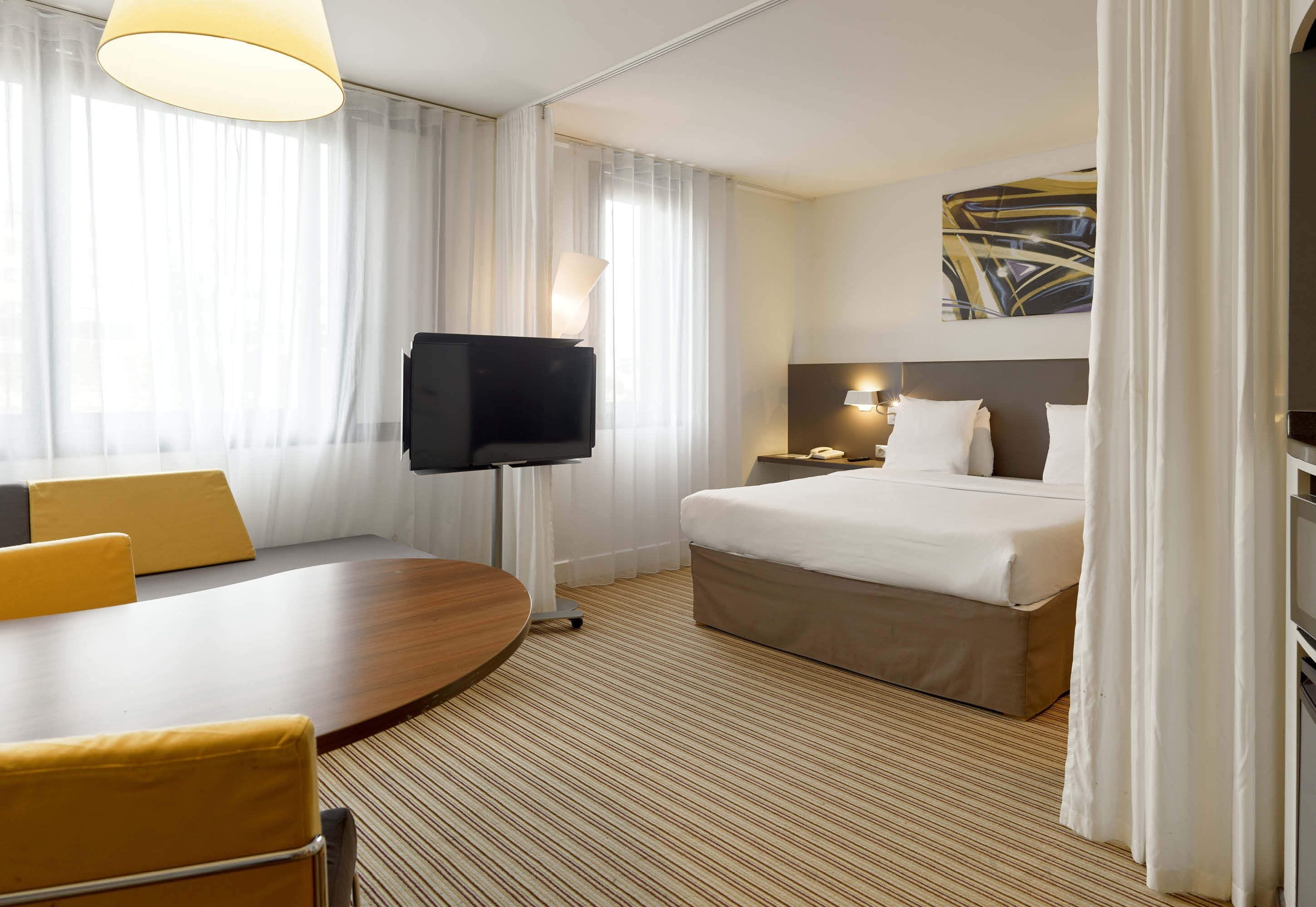 minibar, in-room safe, desk, laptop workspace