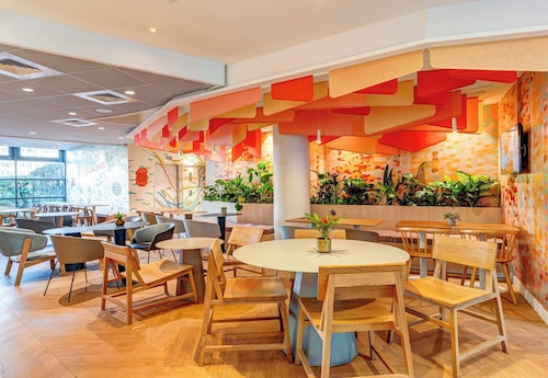 B&B HOME Rueil-Malmaison Gare