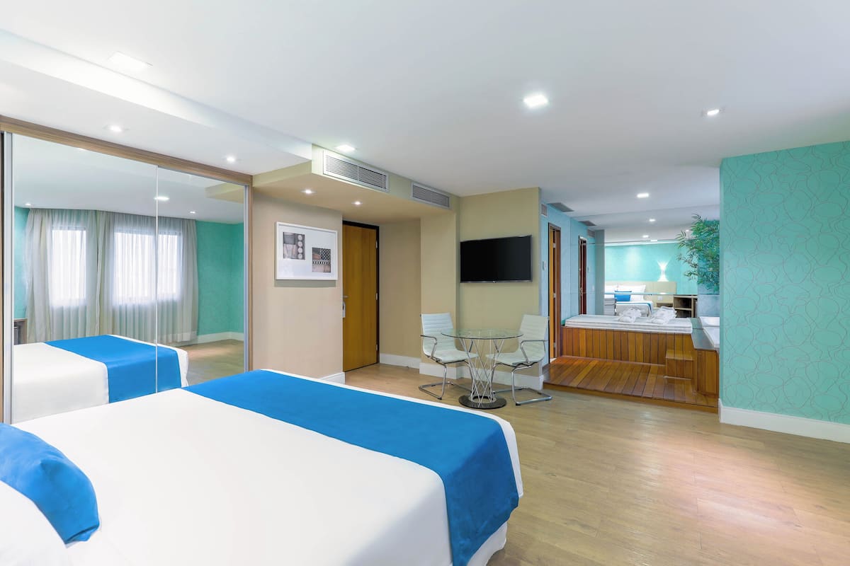 Suite, 1 cama King size (Spa) | Ropa de cama hipoalergénica y minibar