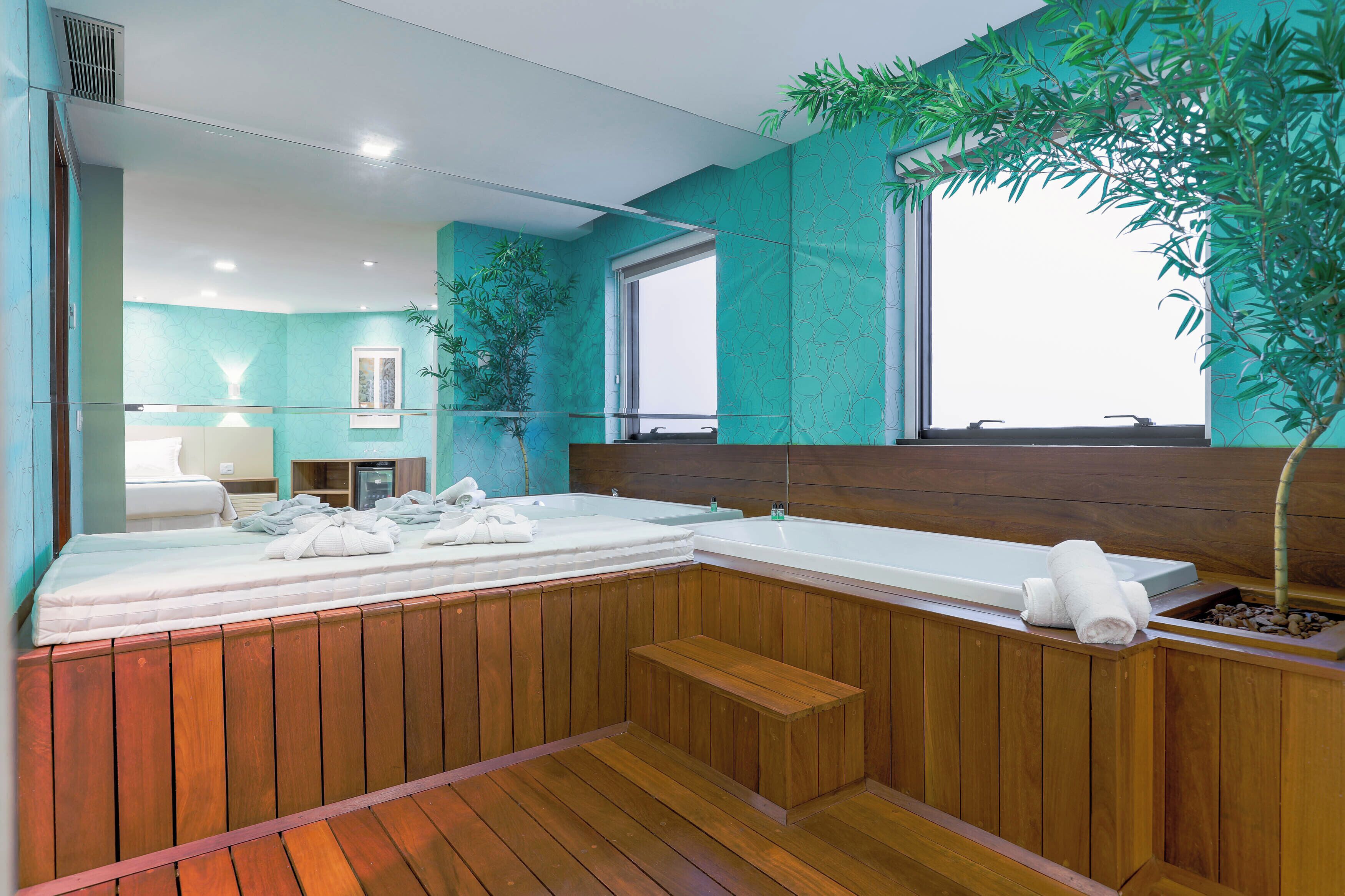 Suite, 1 Tempat Tidur King (Spa) | Bathtub besar