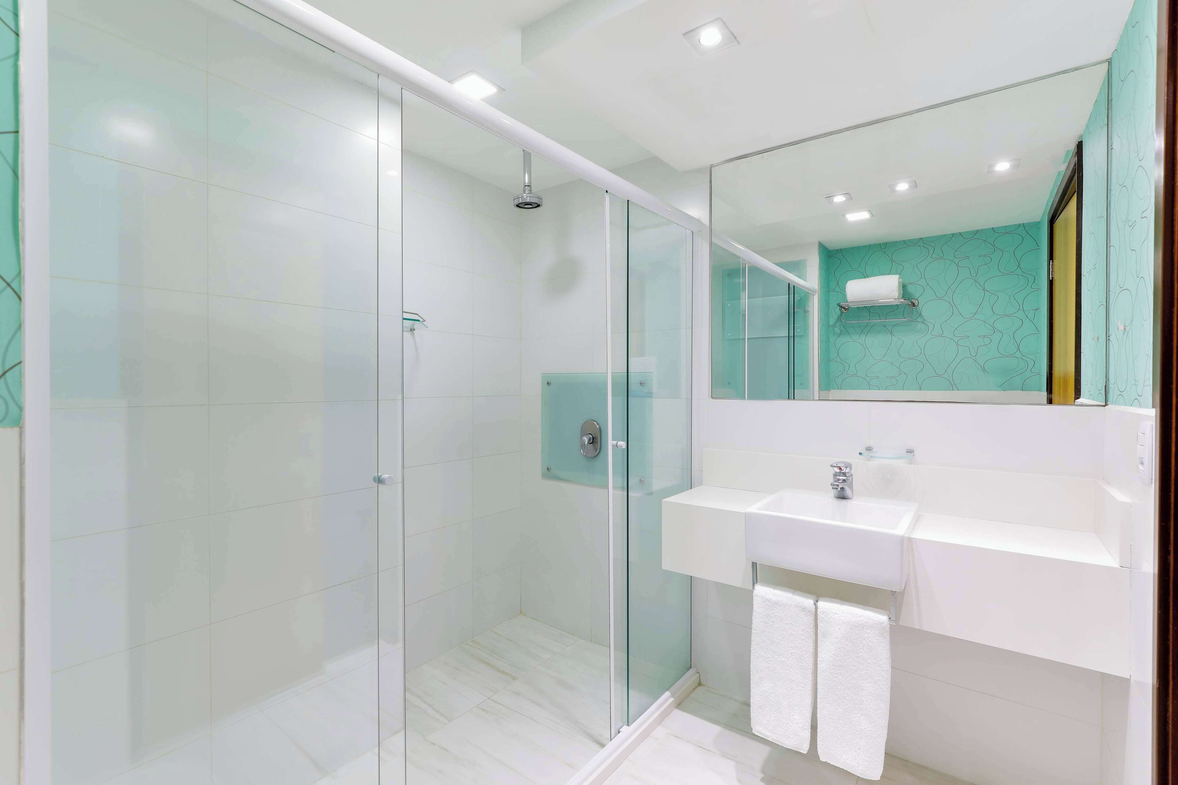 Shower, free toiletries, hair dryer