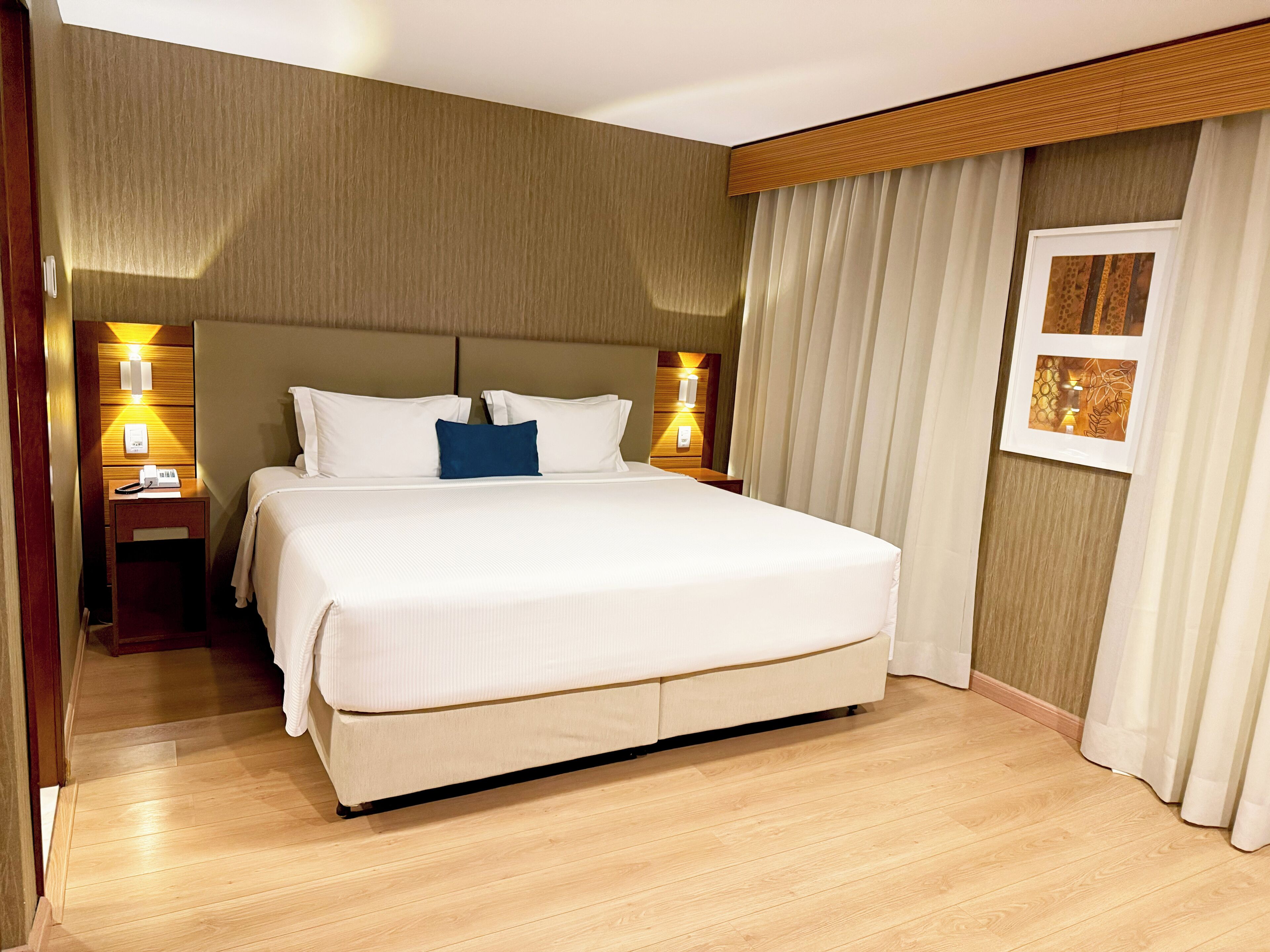 Literie hypoallergénique, minibar, coffres-forts dans les chambres