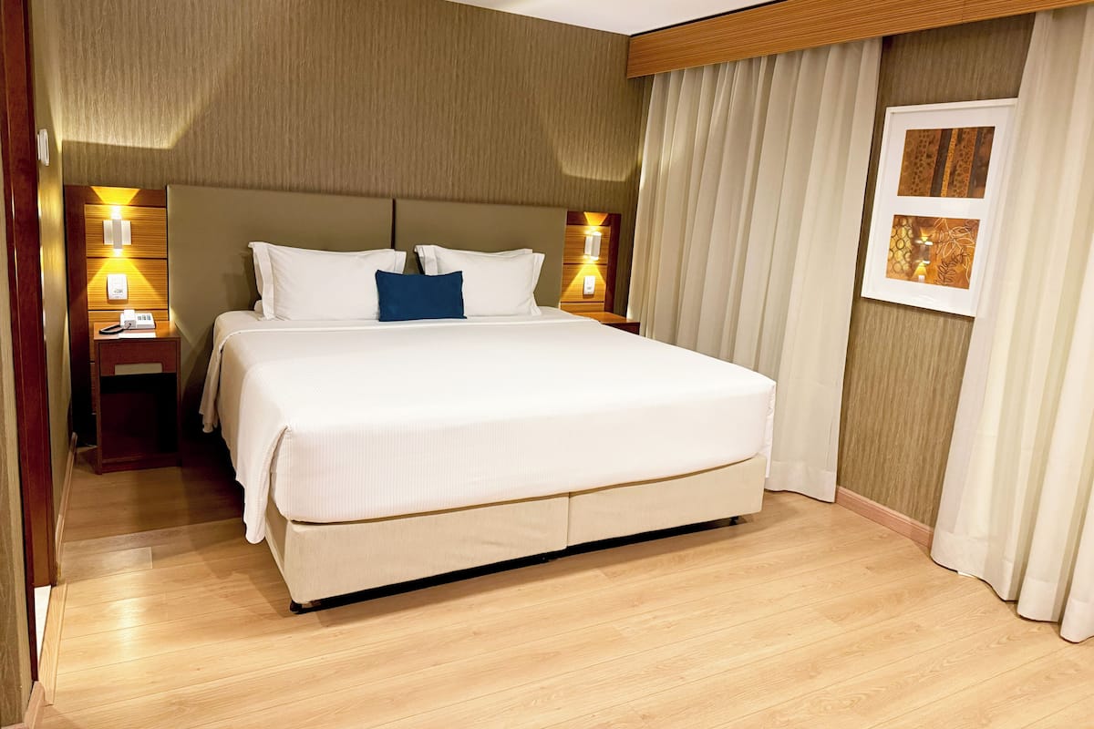 Literie hypoallergénique, minibar, coffres-forts dans les chambres