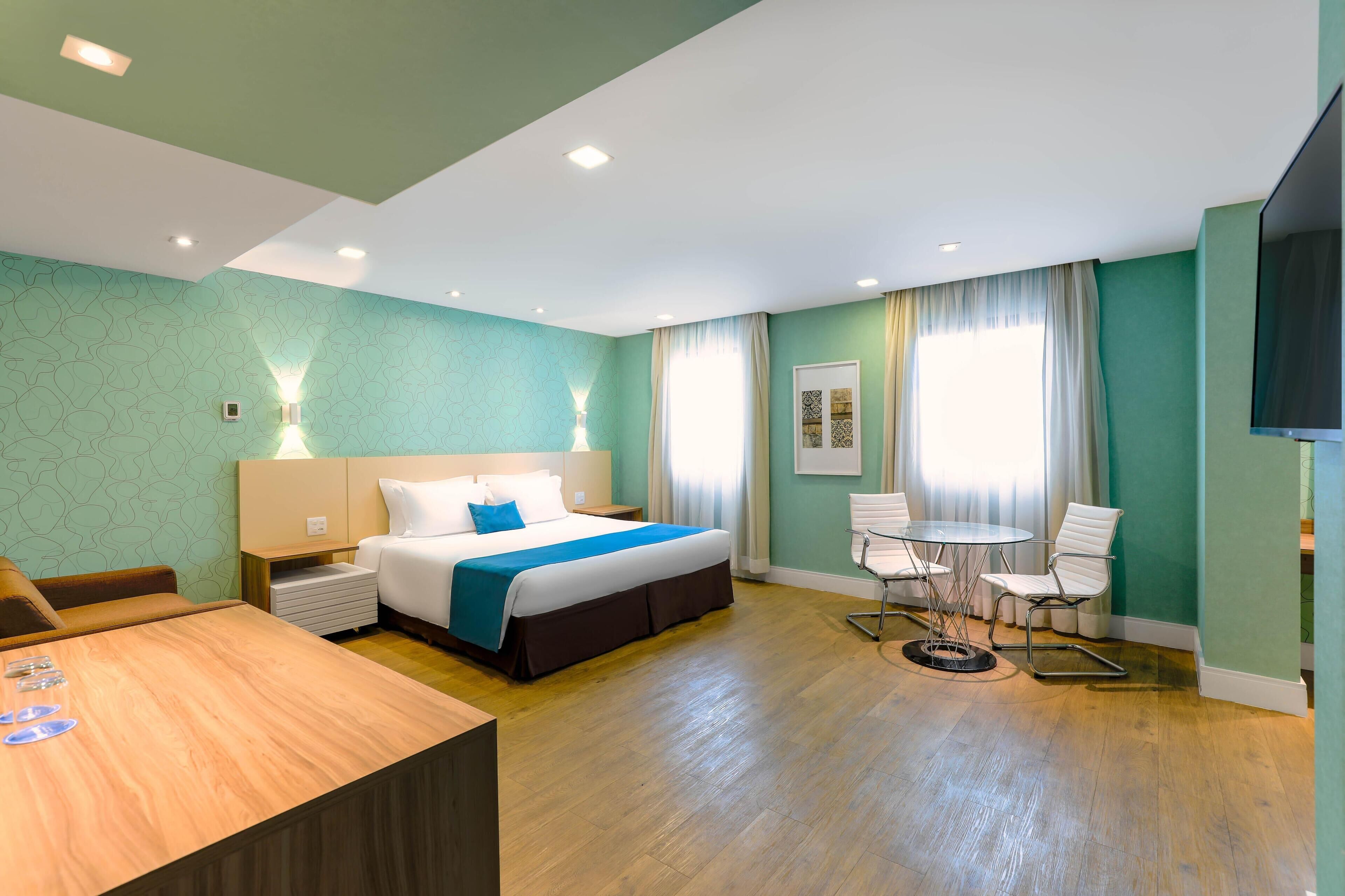 Ropa de cama hipoalergénica y minibar 