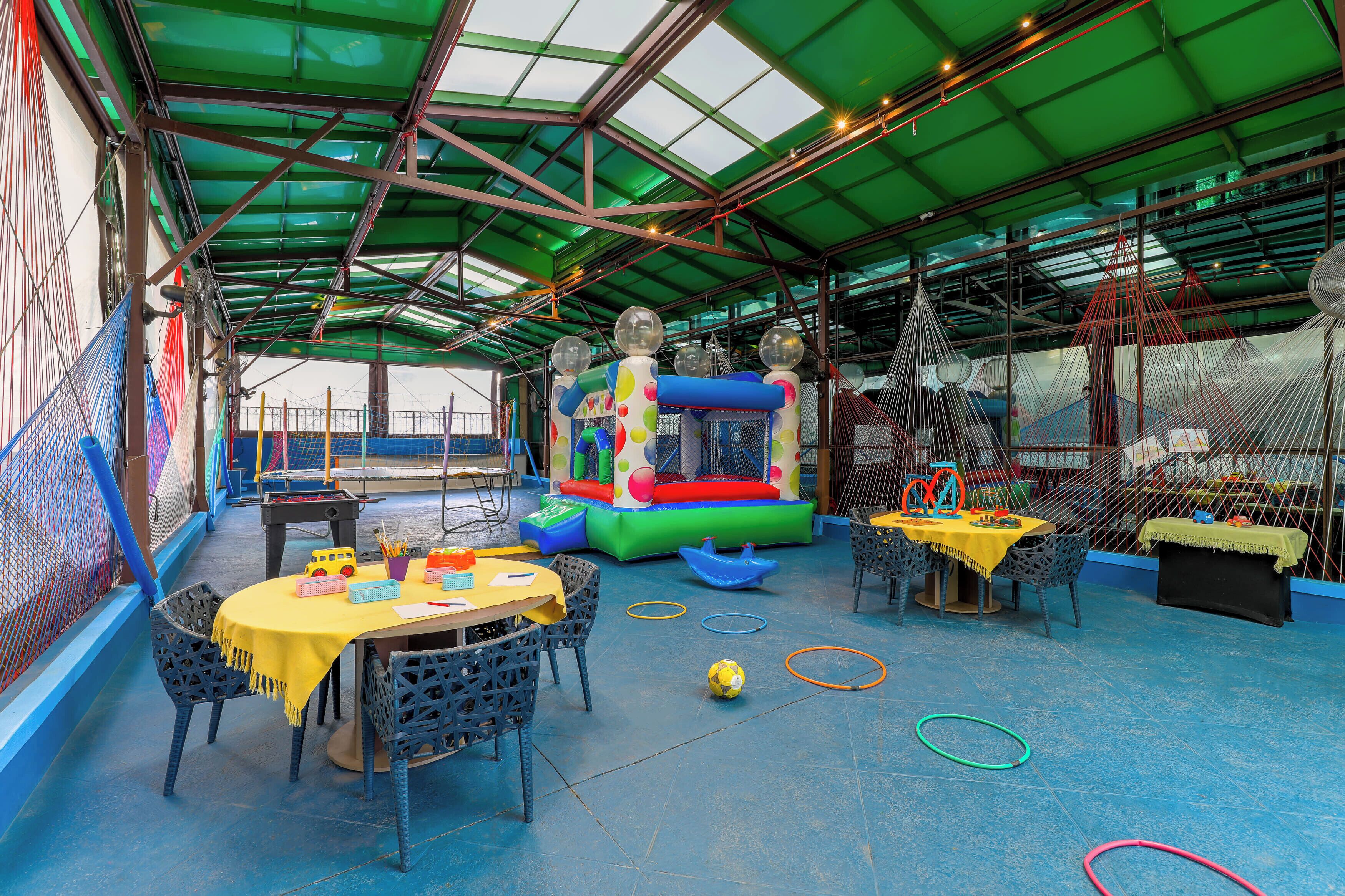 子供用の遊び場 - 屋内