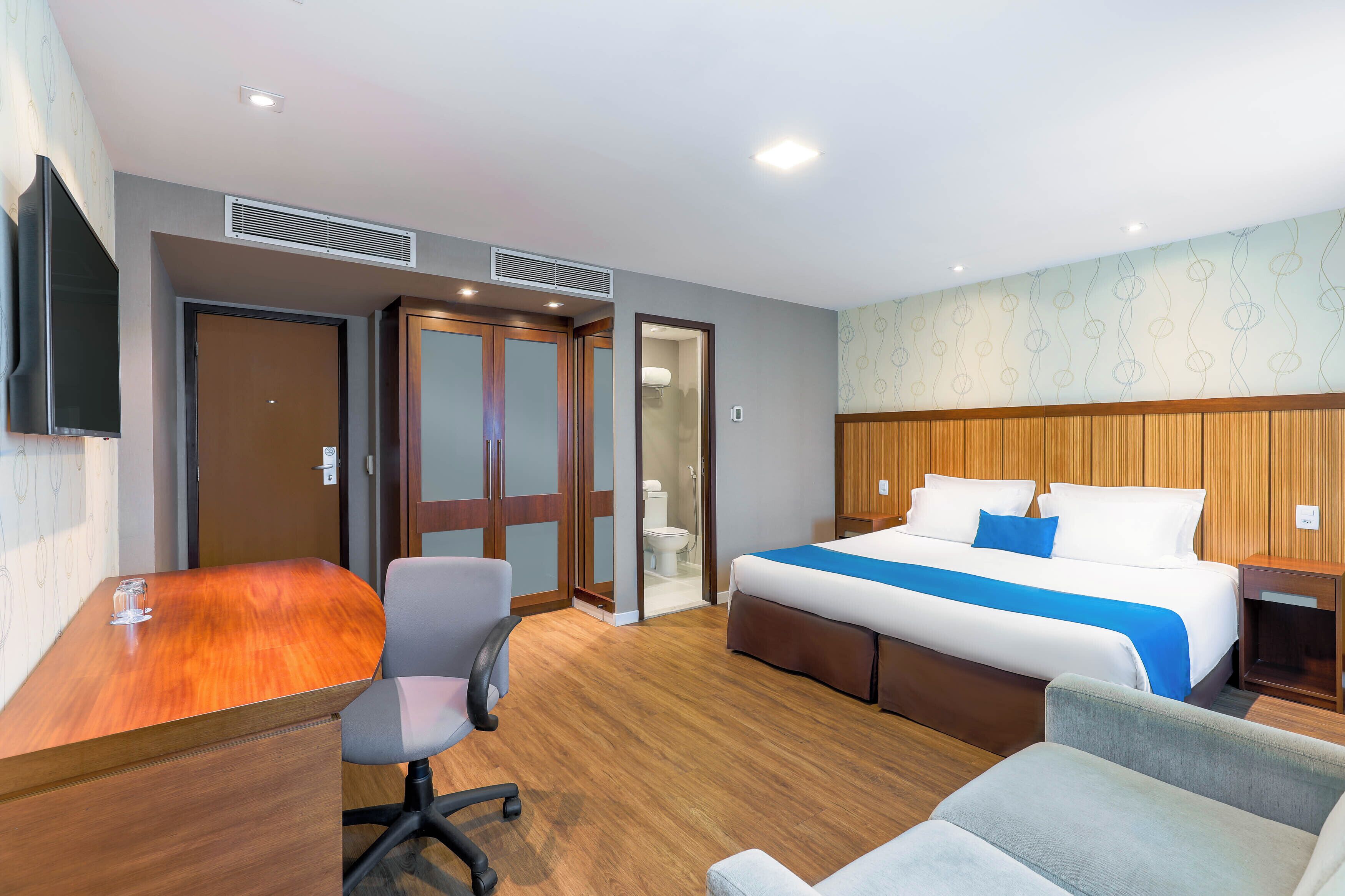 Ropa de cama hipoalergénica y minibar 