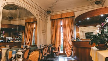 Colazione a buffet a pagamento, servita tutte le mattine