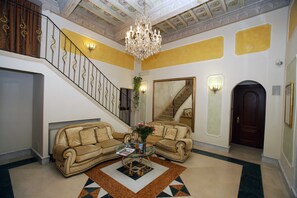 Lobby lounge - Hotel Domus Florentiae (Florence)