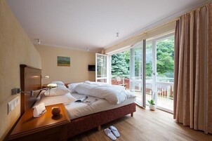 防过敏的被褥、迷你吧、客房内保险箱、办公桌