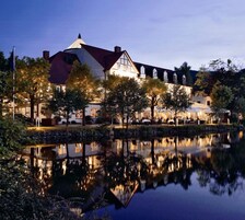 ด้านหน้าที่พัก - ตอนเย็น/กลางคืน