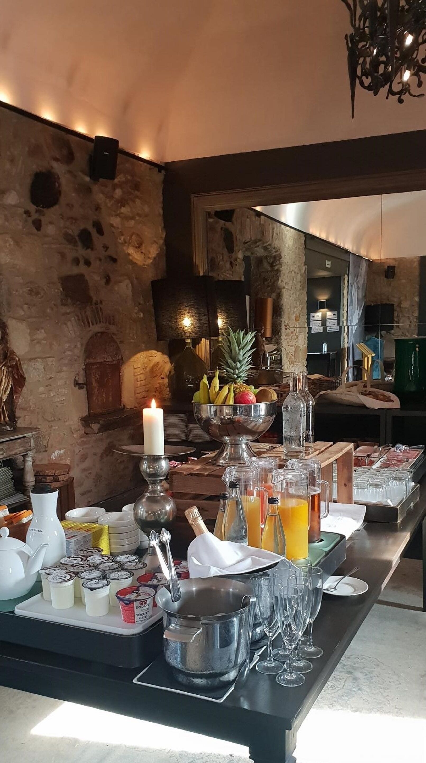 daily buffet breakfast (eur 22 per person)