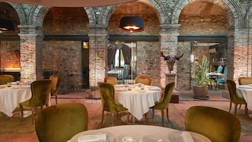 2 Restaurants, Frühstück