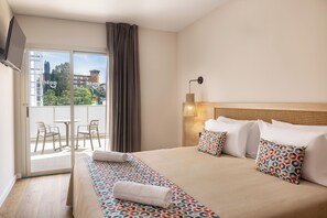 Coffres-forts dans les chambres, bureau, Wi-Fi gratuit, draps fournis