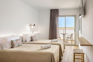 Pengeskab på værelset, skrivebord, gratis Wi-Fi, sengetøj