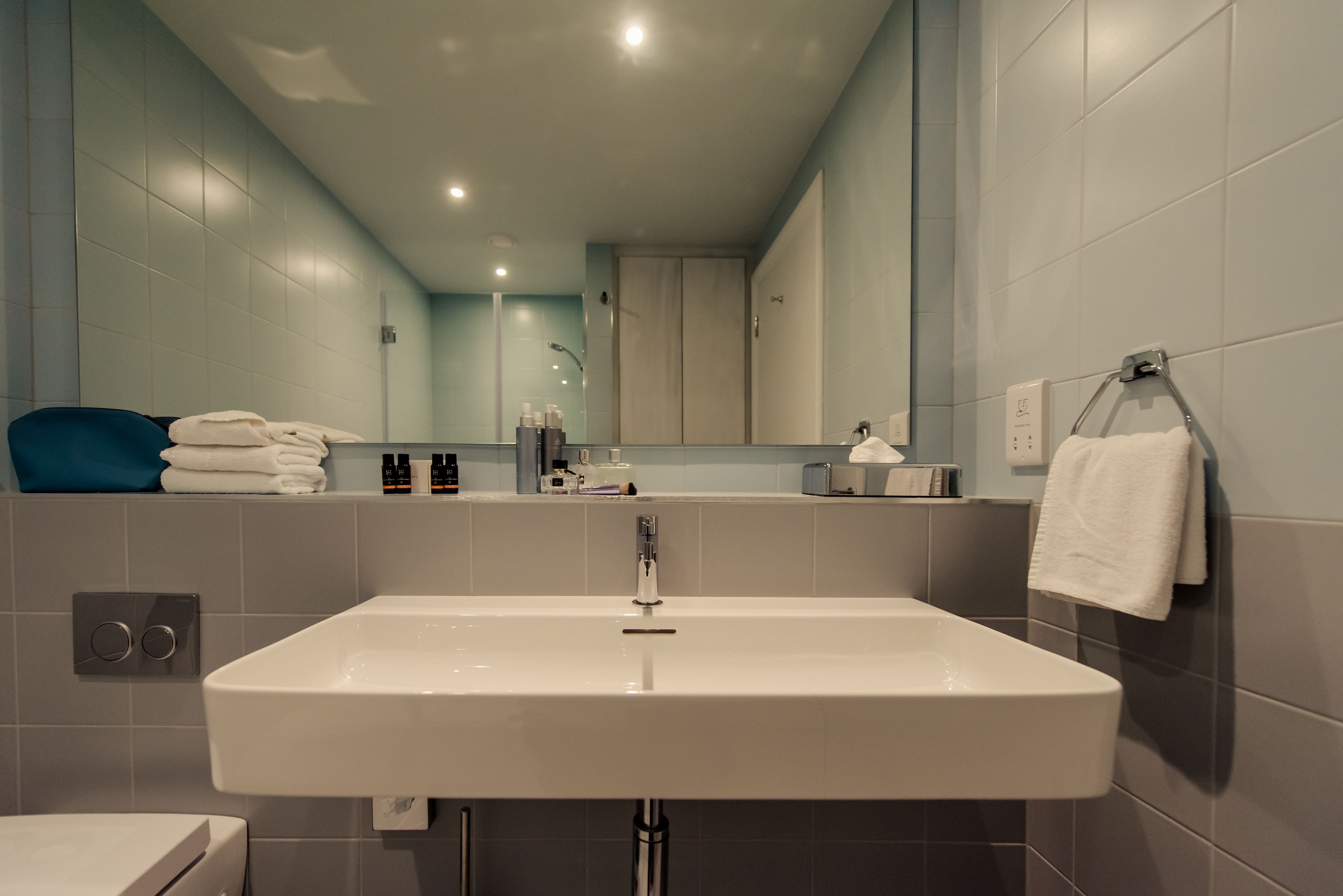 executive apartment (stairs only) | bathroom | shower, free toiletries, hair dryer, towels