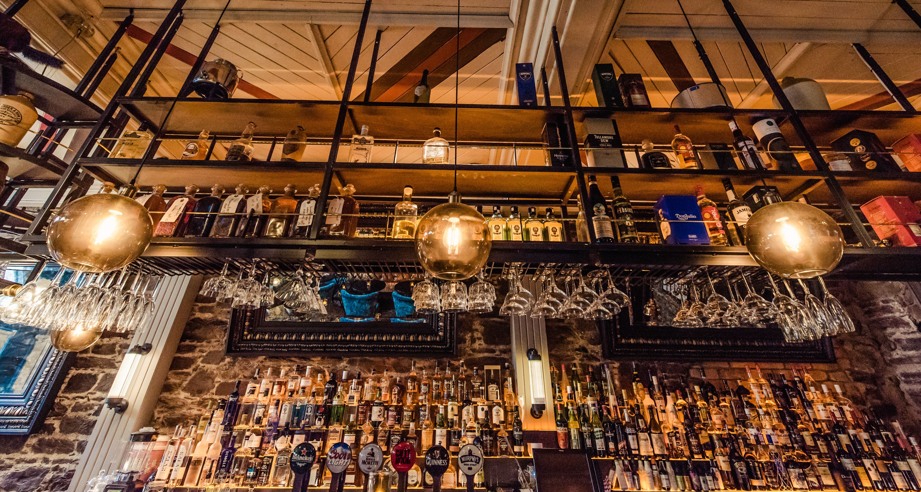 cocktail bar, al fresco dining, open selected days