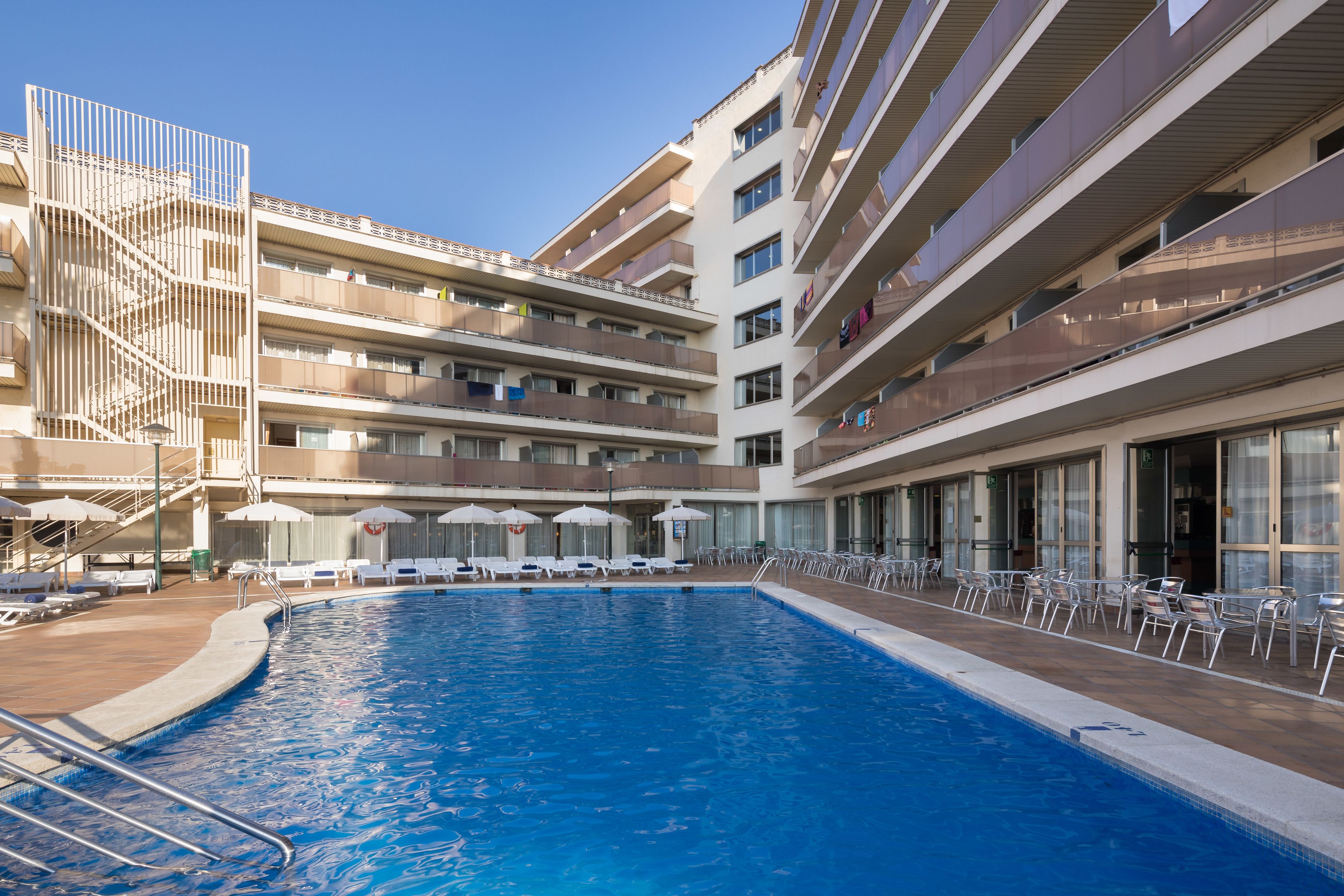 Indoor pool, 2 outdoor pools, pool umbrellas, sun loungers