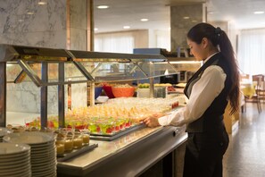 Frukostbuffé varje dag mot avgift