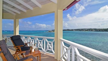 Panoramic Studio Suite, 1 King Bed, Balcony, Oceanfront | Balcony