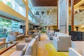 Lobby lounge - Holiday Inn Vista Shanghai by IHG (Shanghai)
