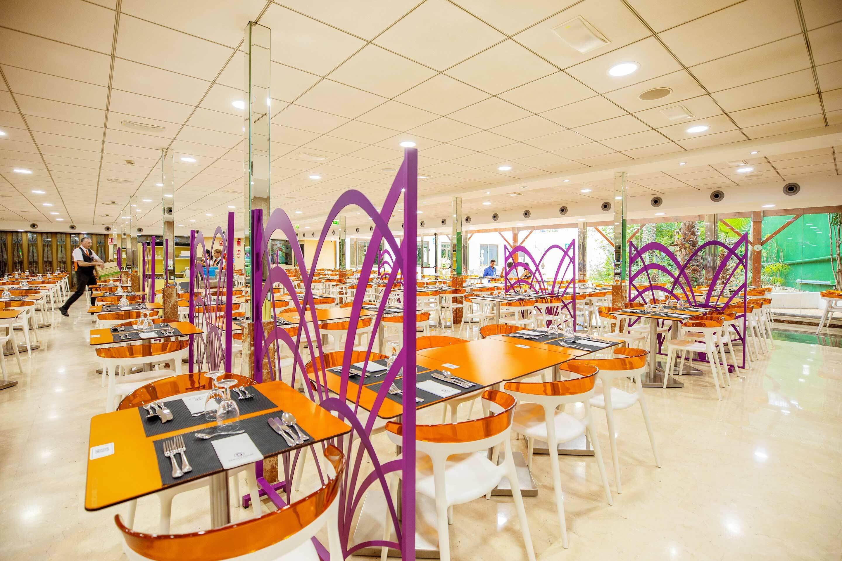 breakfast, lunch and dinner served