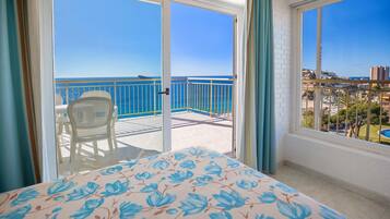 Caja de seguridad en la habitación, escritorio, cunas y wifi gratis