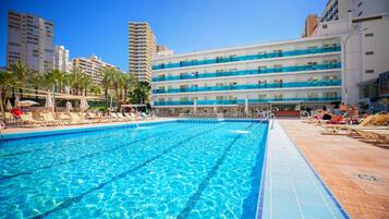 حمّام سباحة خارجي، مقاعد للتشمس