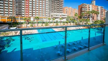 Outdoor pool, sun loungers