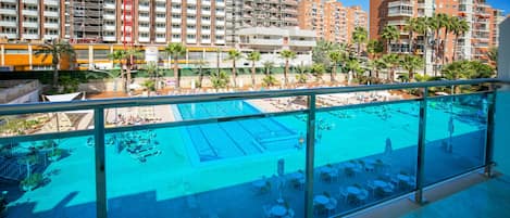 Outdoor pool, sun loungers