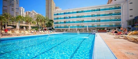 Outdoor pool, sun loungers