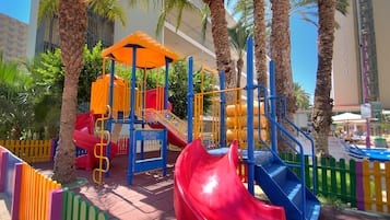 Children’s play area – outdoor