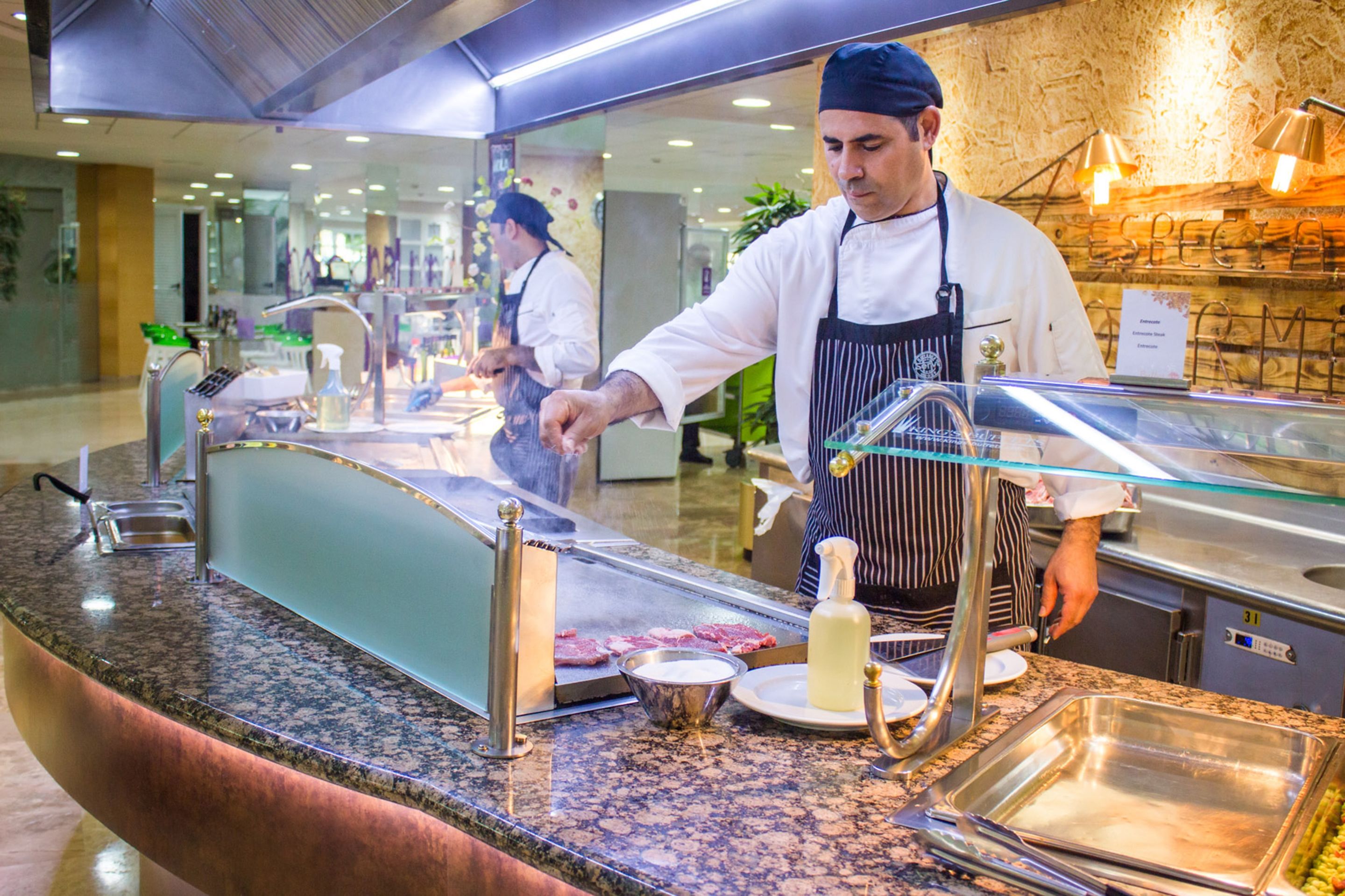 breakfast, lunch, dinner served; international cuisine