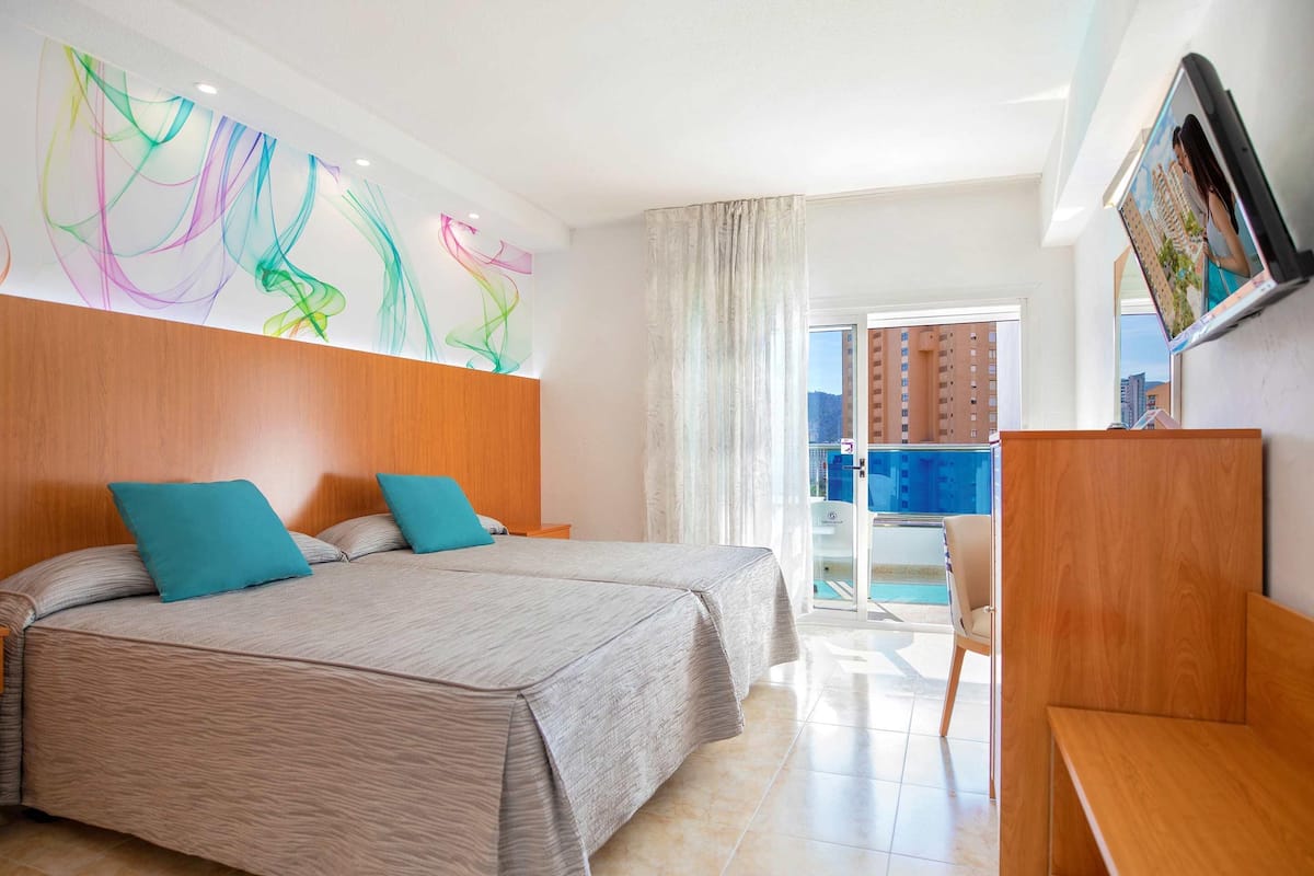 In-room safe, desk, free WiFi, bed sheets