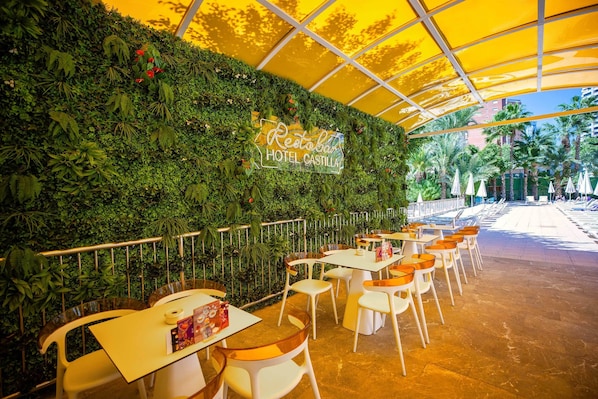Poolside bar
