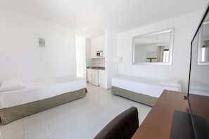 Apartment, 2 Bedrooms (6 pax) | Desk, laptop workspace, blackout drapes, free cribs/infant beds
