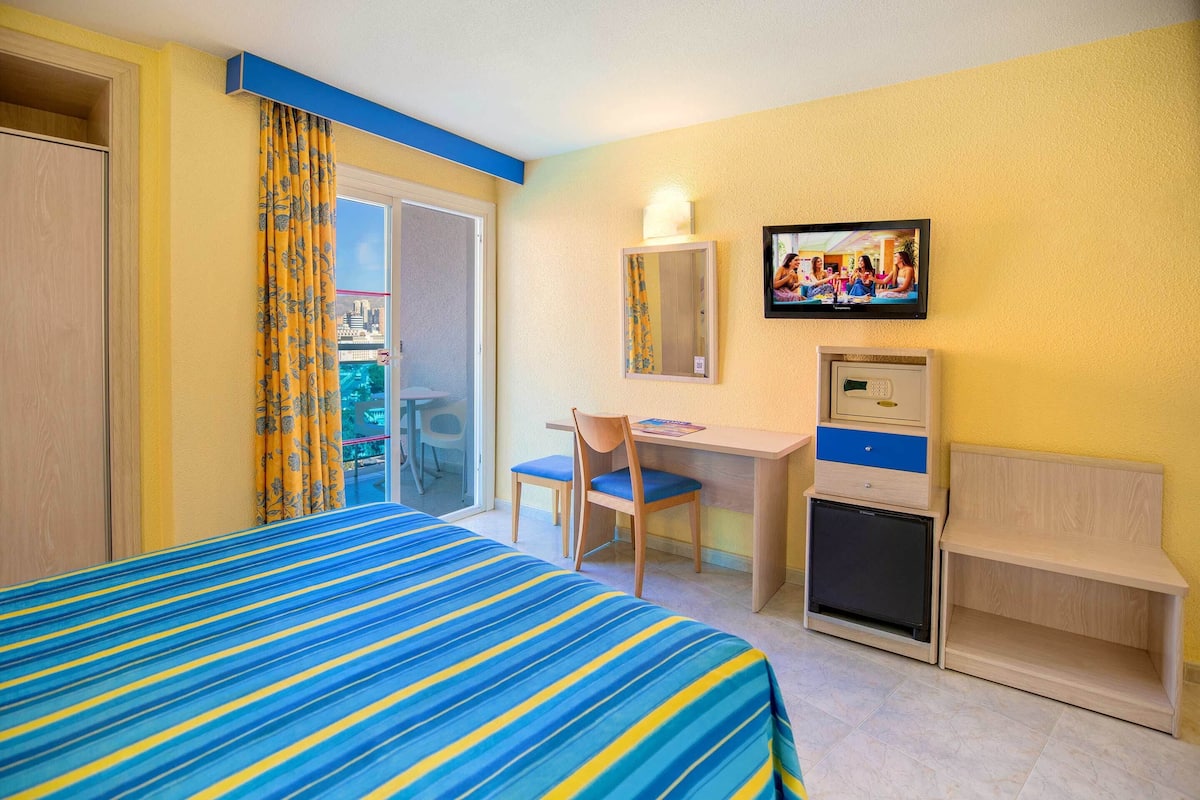 1 bedroom, in-room safe, desk, soundproofing