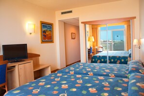 1 bedroom, in-room safe, desk, iron/ironing board