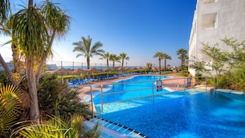 3 outdoor pools, sun loungers