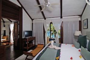 Suite, 1 King Bed, Beachfront | Minibar, in-room safe, free cribs/infant beds, free WiFi