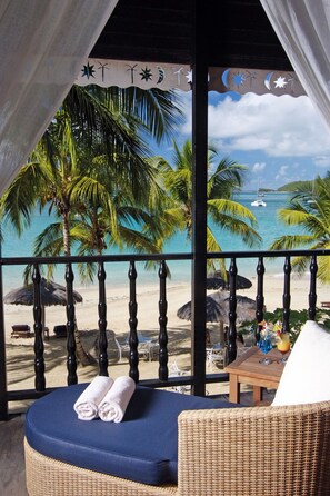 Suite - 1 kingsize-seng - ved stranden | Balkon