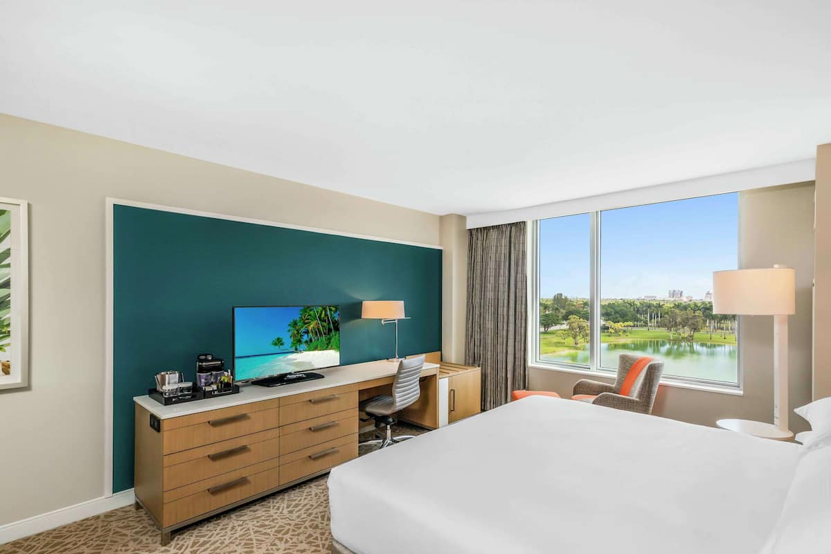 Room, 1 King Bed, Accessible, Bathtub | In-room safe, desk, laptop workspace, blackout drapes